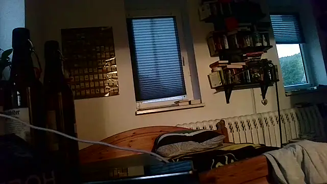 Snapshot of sunr1sa chatting on October 10, 2025, 4:39 pm sunr1sa online show from October 10, 2025, 4:39 pm