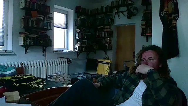 Snapshot of sunr1sa chatting on November 11, 2025, 3:23 pm sunr1sa online show from November 11, 2025, 3:23 pm