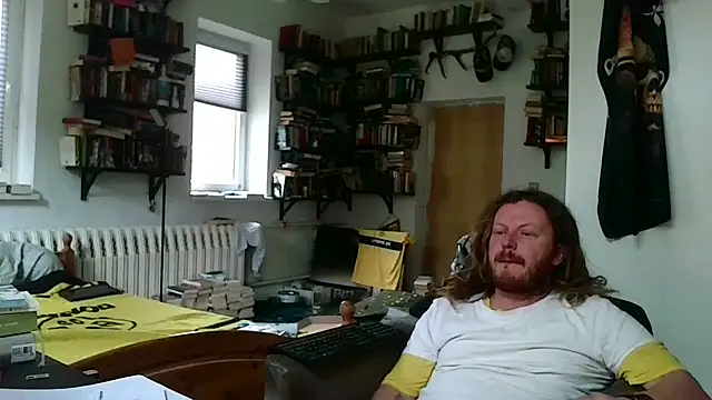 Snapshot of sunr1sa chatting on November 28, 2025, 2:31 pm sunr1sa online show from November 28, 2025, 2:31 pm