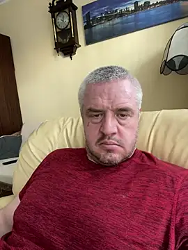 Snapshot of Evolite123 chatting on February 17, 2025, 3:31 pm Evolite123 online show from February 17, 2025, 3:31 pm