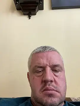 Snapshot of Evolite123 chatting on March 6, 2025, 9:14 am Evolite123 online show from March 6, 2025, 9:14 am