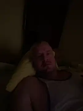 Snapshot of Evolite123 chatting on March 6, 2025, 9:09 pm Evolite123 online show from March 6, 2025, 9:09 pm