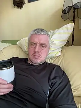 Snapshot of Evolite123 chatting on March 16, 2025, 7:26 am Evolite123 online show from March 16, 2025, 7:26 am