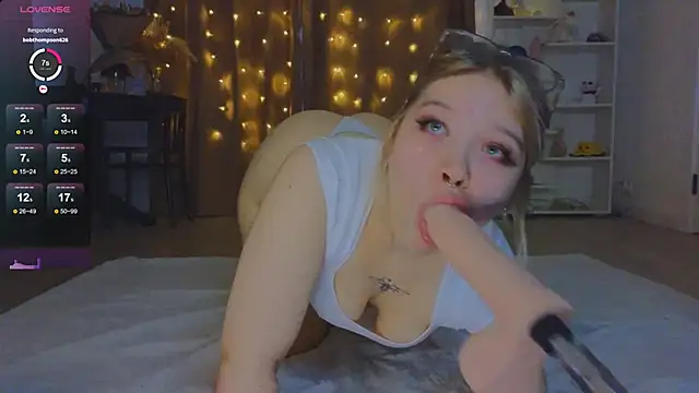 Snapshot of May_aster chatting on March 10, 2025, 5:11 am May aster online show from March 10, 2025, 5:11 am