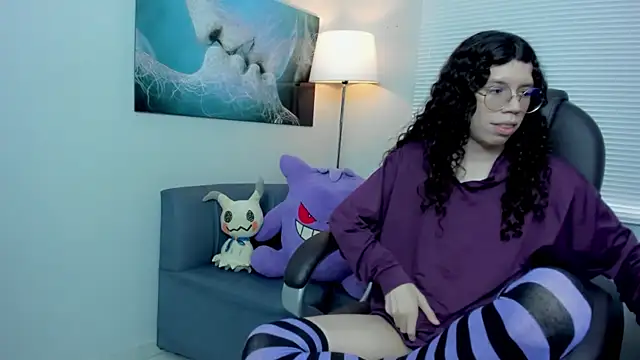 Angel Dust18 online show from November 30, 2025, 4:11 pm