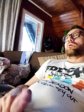 tomee83 online show from December 16, 2025, 1:27 pm