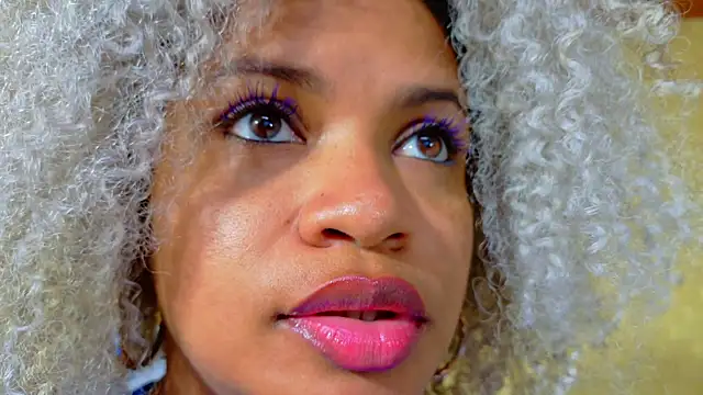 Squirter pussybomb online show from December 21, 2024, 9:44 am