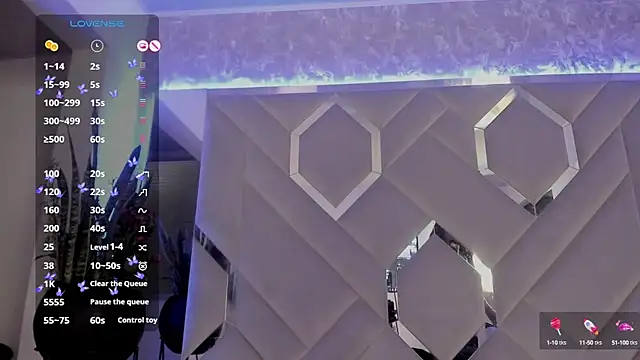 Snapshot of Sara_Foxx1 chatting on February 9, 2025, 9:17 pm Sara Foxx1 online show from February 9, 2025, 9:17 pm