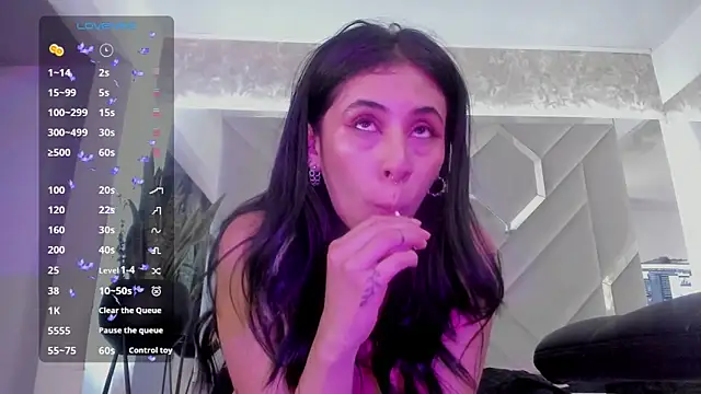 Snapshot of Sara_Foxx1 chatting on March 2, 2025, 1:04 am Sara Foxx1 online show from March 2, 2025, 1:04 am