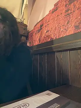 Its Jade online show from February 7, 2025, 8:53 pm