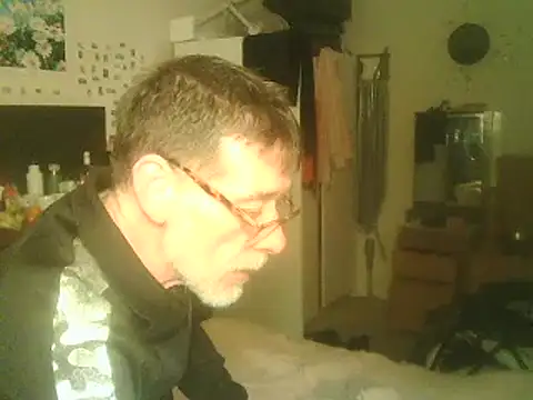 Snapshot of DaddyQuimHot chatting on December 24, 2024, 2:10 am DaddyQuimHot online show from December 24, 2024, 2:10 am