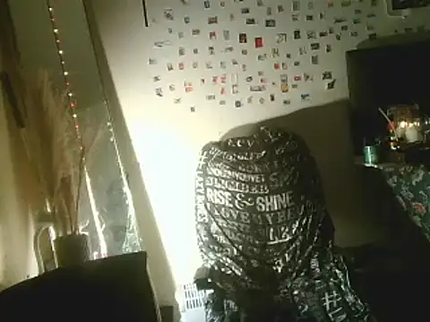 Snapshot of DaddyQuimHot chatting on February 18, 2025, 7:21 am DaddyQuimHot online show from February 18, 2025, 7:21 am