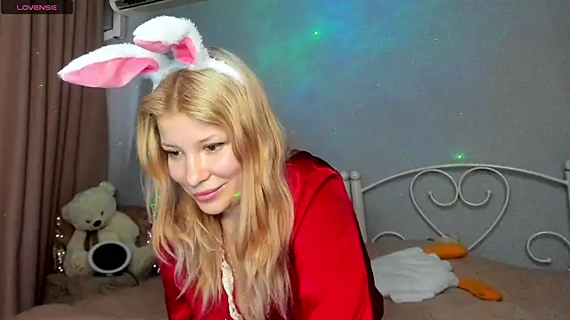 Snapshot of Leila_purr18 chatting on December 13, 2024, 9:24 am Leila purr18 online show from December 13, 2024, 9:24 am