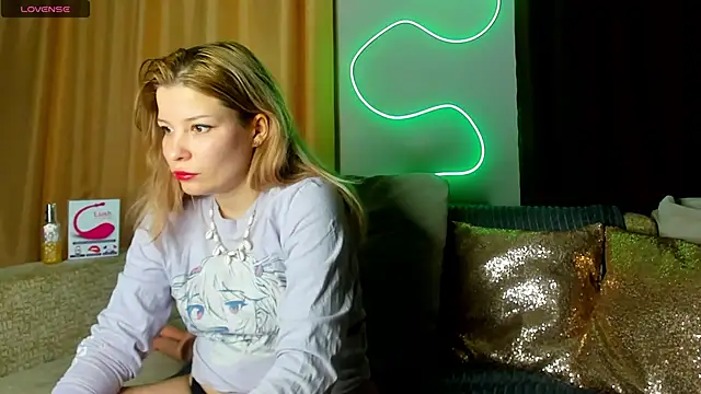 Snapshot of Leila_purr18 chatting on February 7, 2025, 7:17 pm Leila purr18 online show from February 7, 2025, 7:17 pm