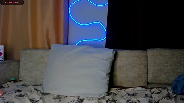 Snapshot of Leila_purr18 chatting on February 25, 2025, 3:16 pm Leila purr18 online show from February 25, 2025, 3:16 pm
