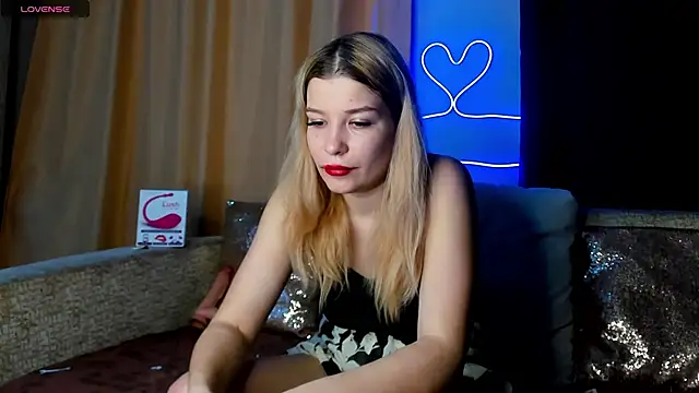 Snapshot of Leila_purr18 chatting on March 18, 2025, 6:46 am Leila purr18 online show from March 18, 2025, 6:46 am