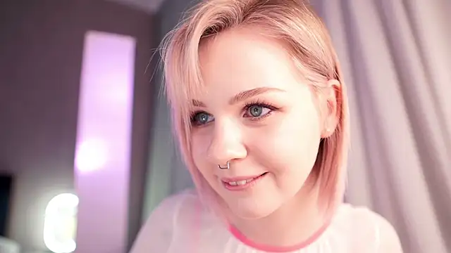 Snapshot of NinaMint chatting on February 2, 2025, 8:51 pm NinaMint online show from February 2, 2025, 8:51 pm