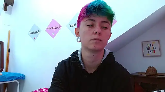 tomboyblue online show from October 27, 2025, 1:48 pm