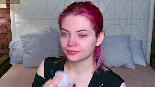 Lisa Adam online show from October 7, 2025, 6:05 pm