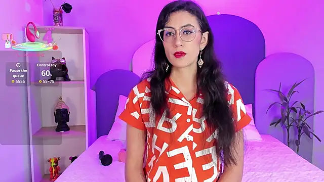 Snapshot of SophieGomez22 chatting on October 5, 2025, 11:30 am SophieGomez22 online show from October 5, 2025, 11:30 am