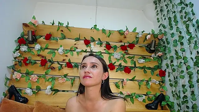 Snapshot of daniela_casallas_ chatting on January 15, 2025, 2:35 pm daniela casallas online show from January 15, 2025, 2:35 pm