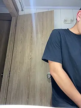 Snapshot of DanielGomez9 chatting on January 6, 2025, 11:20 pm DanielGomez9 online show from January 6, 2025, 11:20 pm