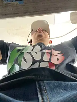 Snapshot of DanielGomez9 chatting on January 27, 2025, 2:35 pm DanielGomez9 online show from January 27, 2025, 2:35 pm