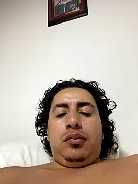 Snapshot of DanielGomez9 chatting on November 3, 2025, 2:24 am DanielGomez9 online show from November 3, 2025, 2:24 am