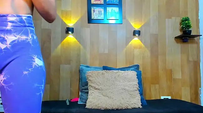 marianaa90 online show from February 11, 2025, 7:16 pm