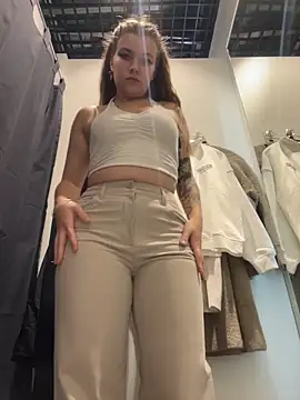 Snapshot of Holy_Tereza chatting on November 7, 2025, 3:45 pm Holy Tereza online show from November 7, 2025, 3:45 pm