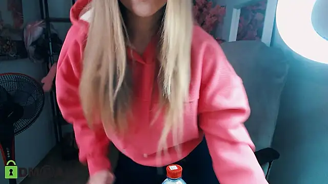 Snapshot of _KittyBoo chatting on December 5, 2024, 9:17 am KittyBoo online show from December 5, 2024, 9:17 am