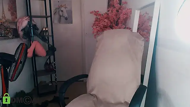 Snapshot of _KittyBoo chatting on December 9, 2024, 7:50 am KittyBoo online show from December 9, 2024, 7:50 am