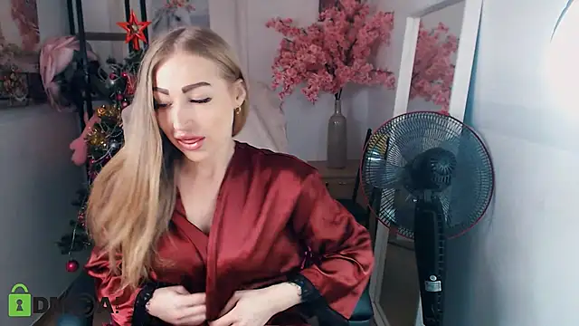 Snapshot of _KittyBoo chatting on December 11, 2024, 8:36 am KittyBoo online show from December 11, 2024, 8:36 am