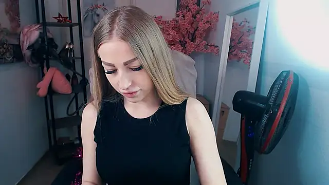 Snapshot of _KittyBoo chatting on February 5, 2025, 8:00 am KittyBoo online show from February 5, 2025, 8:00 am