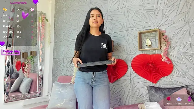 LilithKlain  online show from February 24, 2025, 1:21 pm