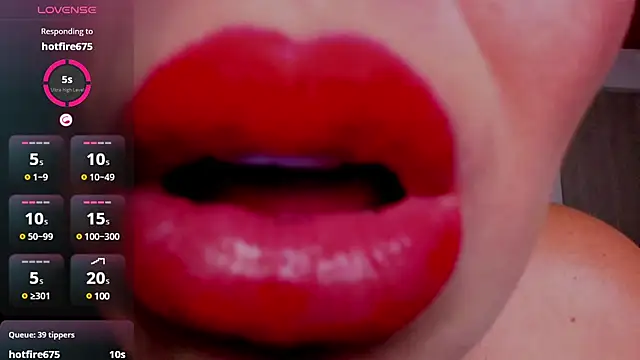 Snapshot of charlottemeyerr chatting on January 14, 2025, 10:23 pm charlottemeyerr online show from January 14, 2025, 10:23 pm