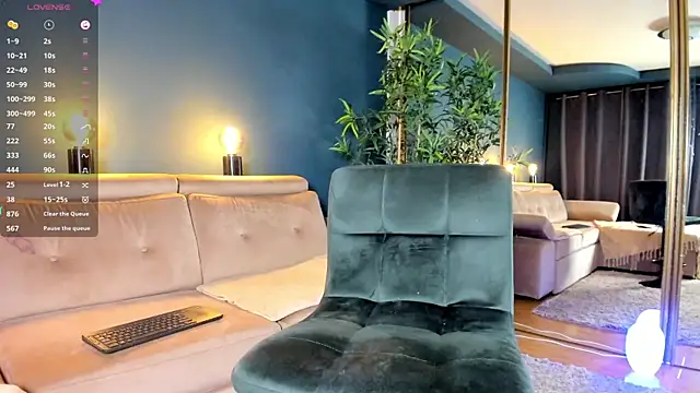 Snapshot of Project-Raven chatting on March 9, 2025, 1:14 am Project-Raven online show from March 9, 2025, 1:14 am