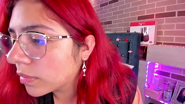 Snapshot of Rousse_Collinss chatting on December 3, 2024, 2:58 am Rousse Collinss online show from December 3, 2024, 2:58 am