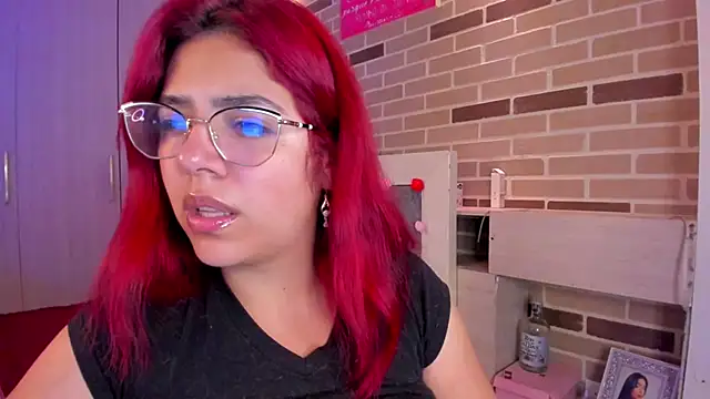 Rousse Collinss online show from December 18, 2024, 3:26 am