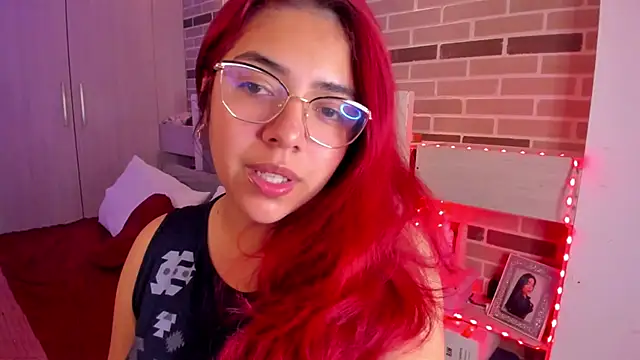 Snapshot of Rousse_Collinss chatting on December 24, 2024, 4:44 am Rousse Collinss online show from December 24, 2024, 4:44 am