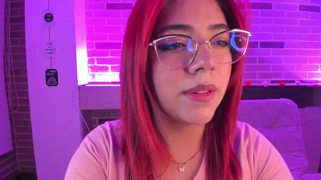 Snapshot of Rousse_Collinss chatting on February 5, 2025, 4:16 am Rousse Collinss online show from February 5, 2025, 4:16 am