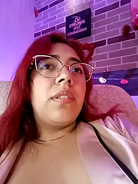 Snapshot of Rousse_Collinss chatting on March 9, 2025, 7:37 pm Rousse Collinss online show from March 9, 2025, 7:37 pm