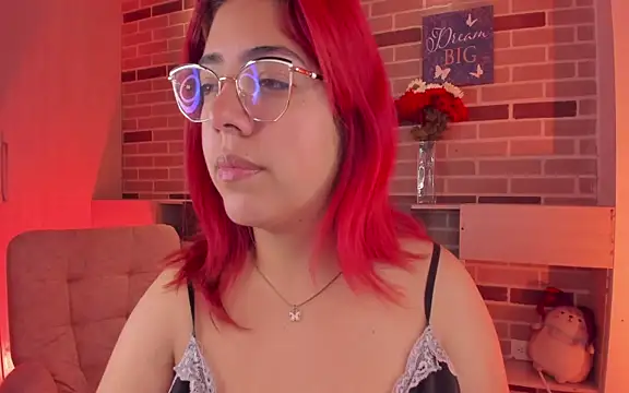 Snapshot of Rousse_Collinss chatting on March 19, 2025, 12:34 pm Rousse Collinss online show from March 19, 2025, 12:34 pm