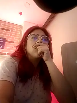 Snapshot of Rousse_Collinss chatting on November 1, 2025, 5:09 am Rousse Collinss online show from November 1, 2025, 5:09 am