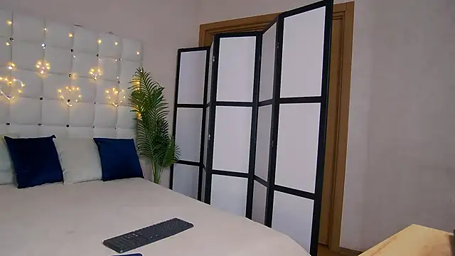 Snapshot of NicoleRosss chatting on February 3, 2025, 10:03 am NicoleRosss online show from February 3, 2025, 10:03 am