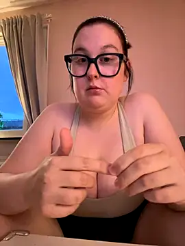 Misssmilf online show from October 2, 2025, 4:47 pm