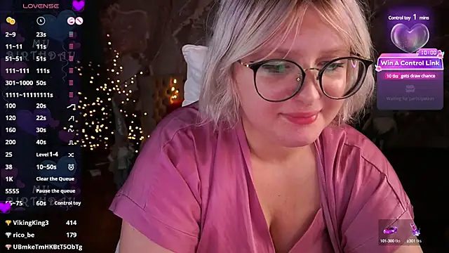 Snapshot of CoolTatis chatting on January 6, 2025, 5:49 pm CoolTatis online show from January 6, 2025, 5:49 pm