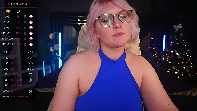 Snapshot of CoolTatis chatting on January 14, 2025, 12:00 am CoolTatis online show from January 14, 2025, 12:00 am