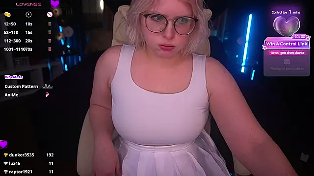 Snapshot of CoolTatis chatting on January 24, 2025, 9:15 pm CoolTatis online show from January 24, 2025, 9:15 pm