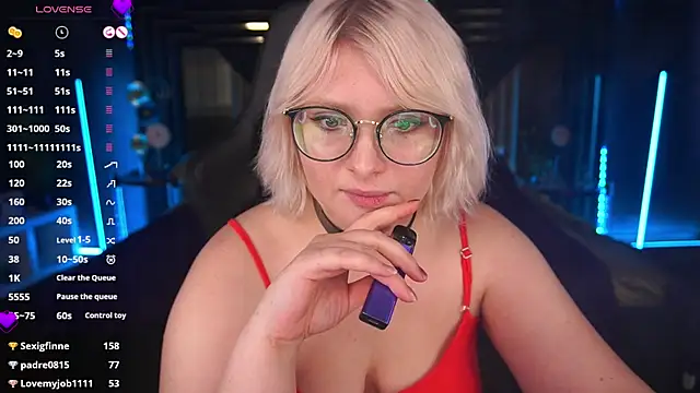 Snapshot of CoolTatis chatting on February 8, 2025, 10:18 am CoolTatis online show from February 8, 2025, 10:18 am